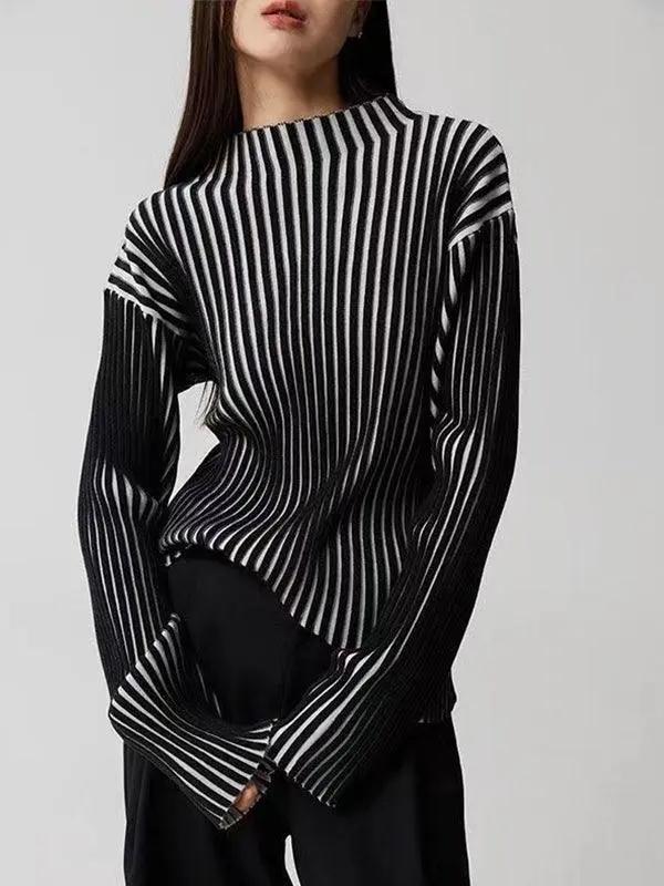 Black and White Contrast Turtleneck Knit Sweater PAINEVIDA