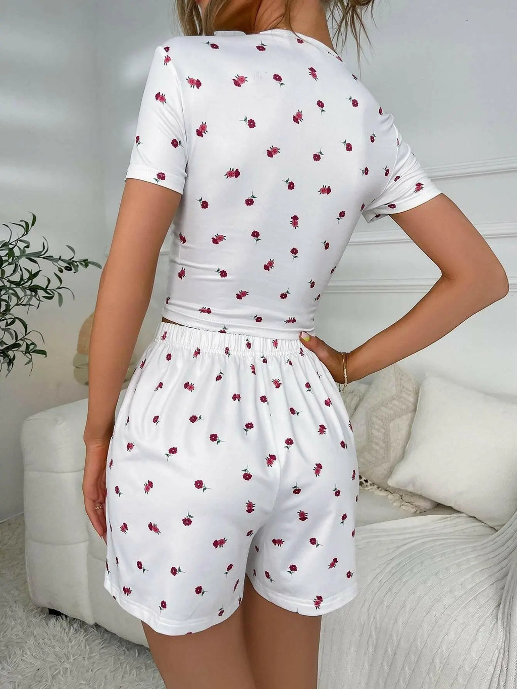 Ladies Floral Ruched T-Shirt and Shorts Lounge Set.
