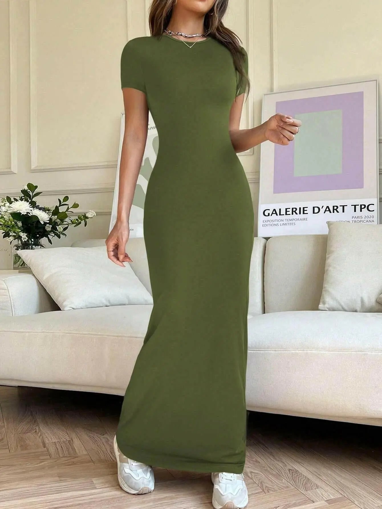 Solid Color Elegant Slim-fit Short Sleeve Dress.
