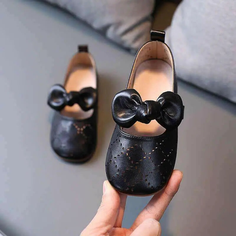 Spring And Summer New Children'S Soft-Soled Small Leather Shoes.