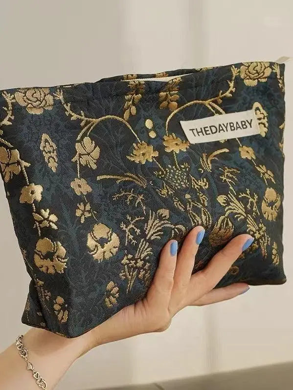 Vintage Embroidered Makeup Handbag PAINEVIDA 17.99