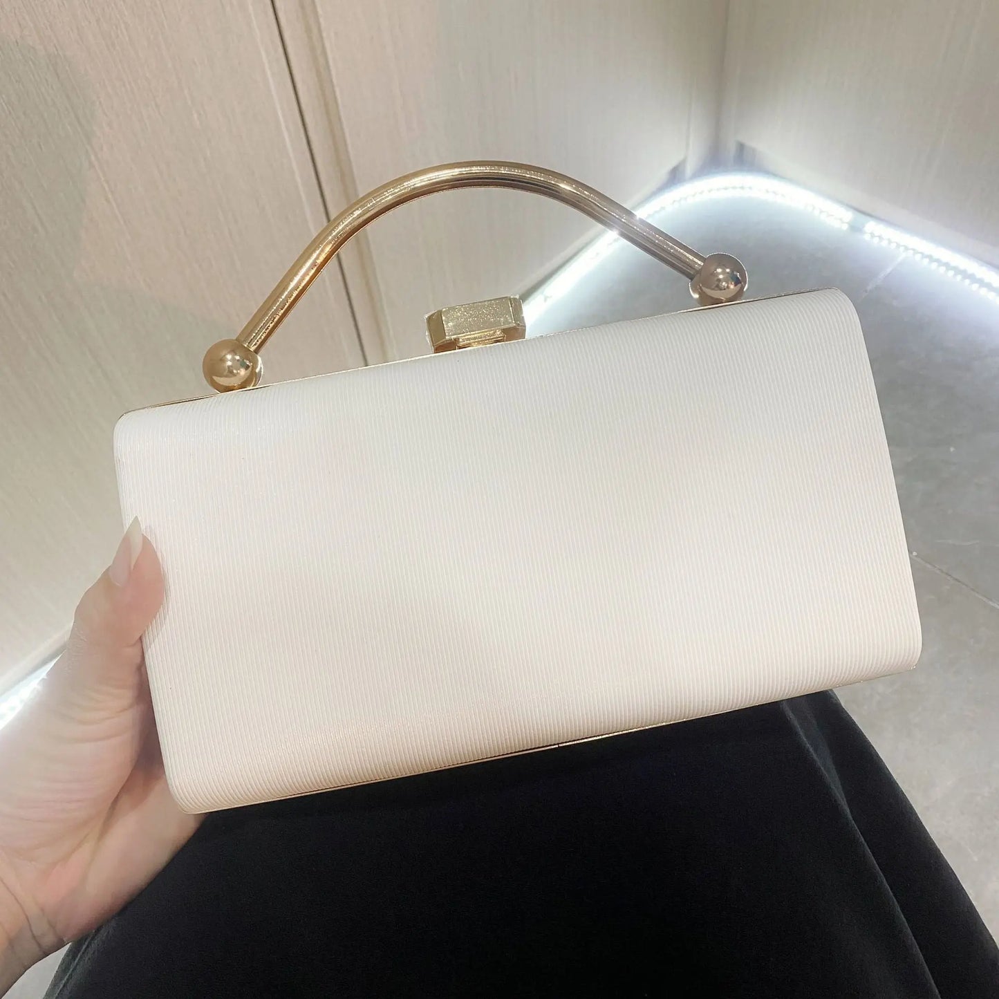 Wedding dress Birthday party dinner bag simple small fragrant scenery face hand bag Plush Fashion Hub Blessing Clothing